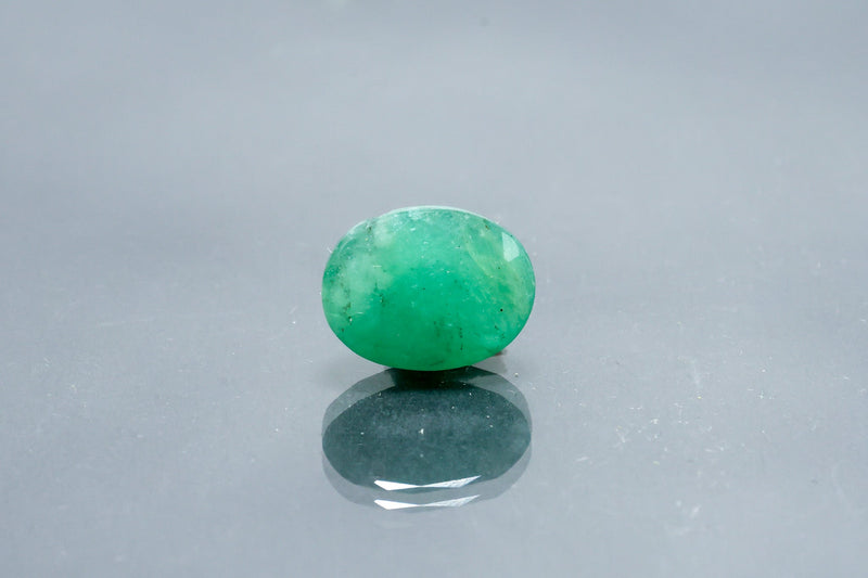 emerald 5.26 carat front image