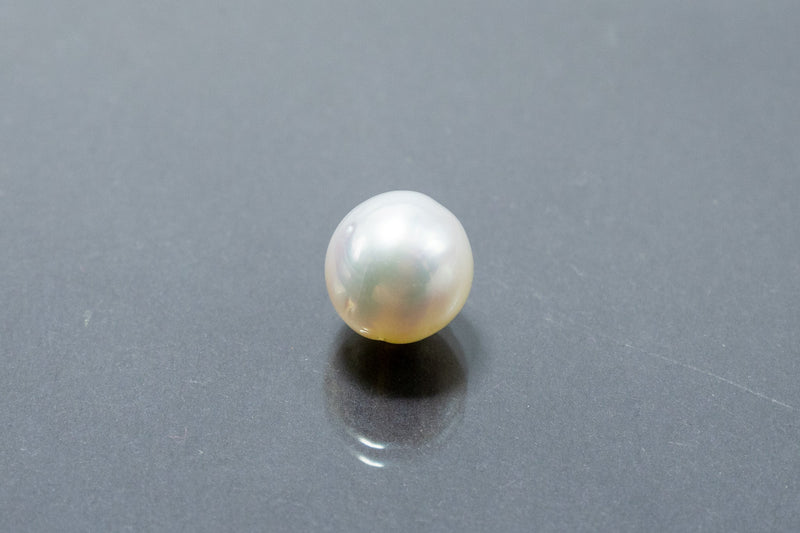 south sea pearl 7.93 carat front image