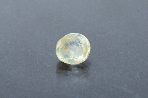 Yellow Sapphire - 3.83 Carat