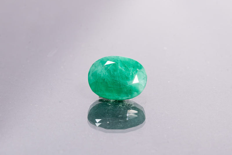 emerald 8.19 carat front image