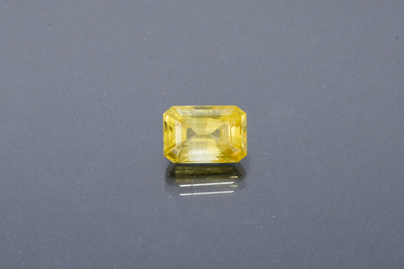 Yellow Sapphire (6.14 Carat)