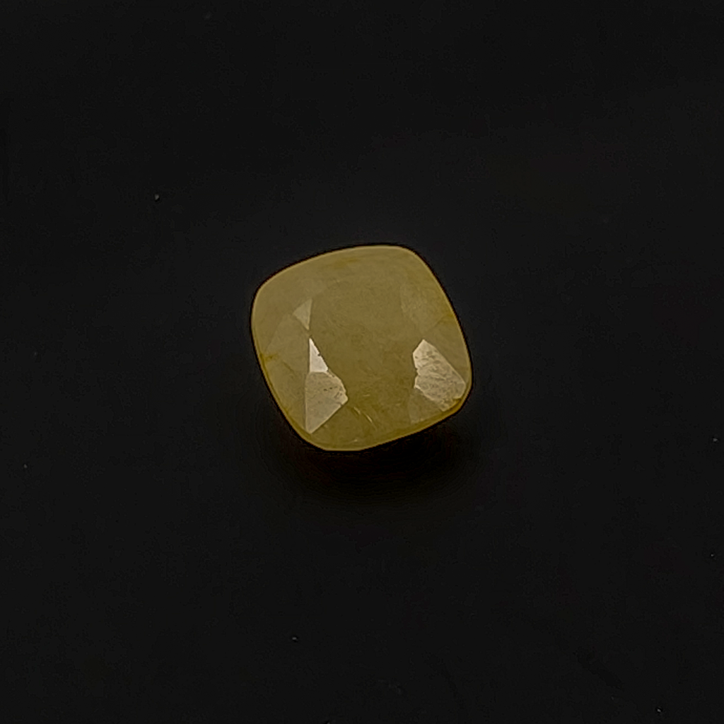 Yellow Sapphire (Burmese) - 8.69 Carat