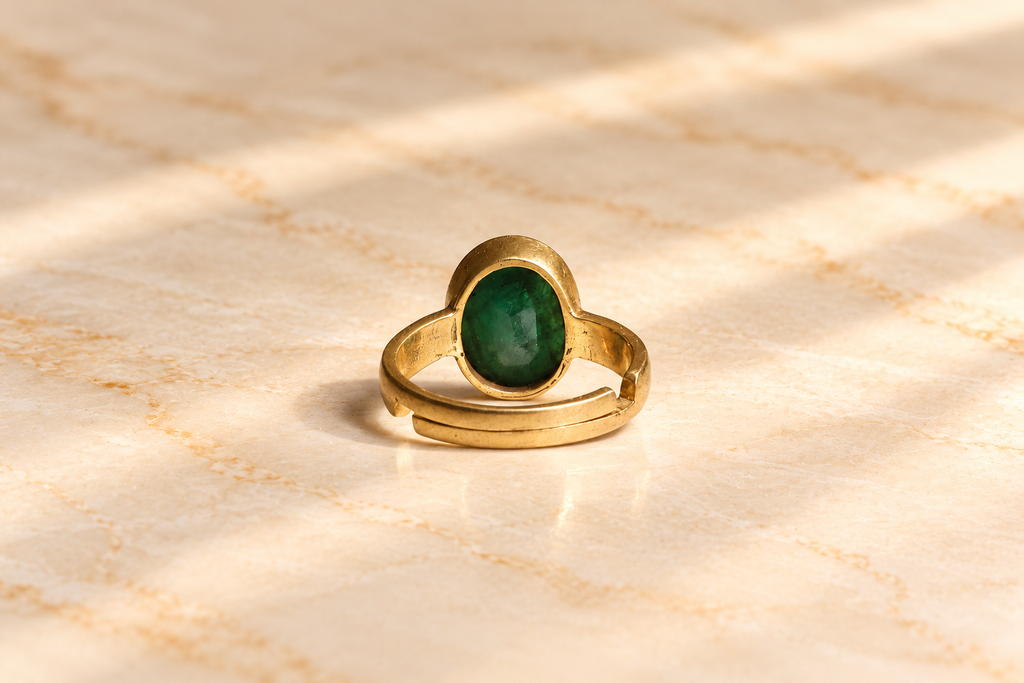 Emerald Ring (6 to 7 Ratti)