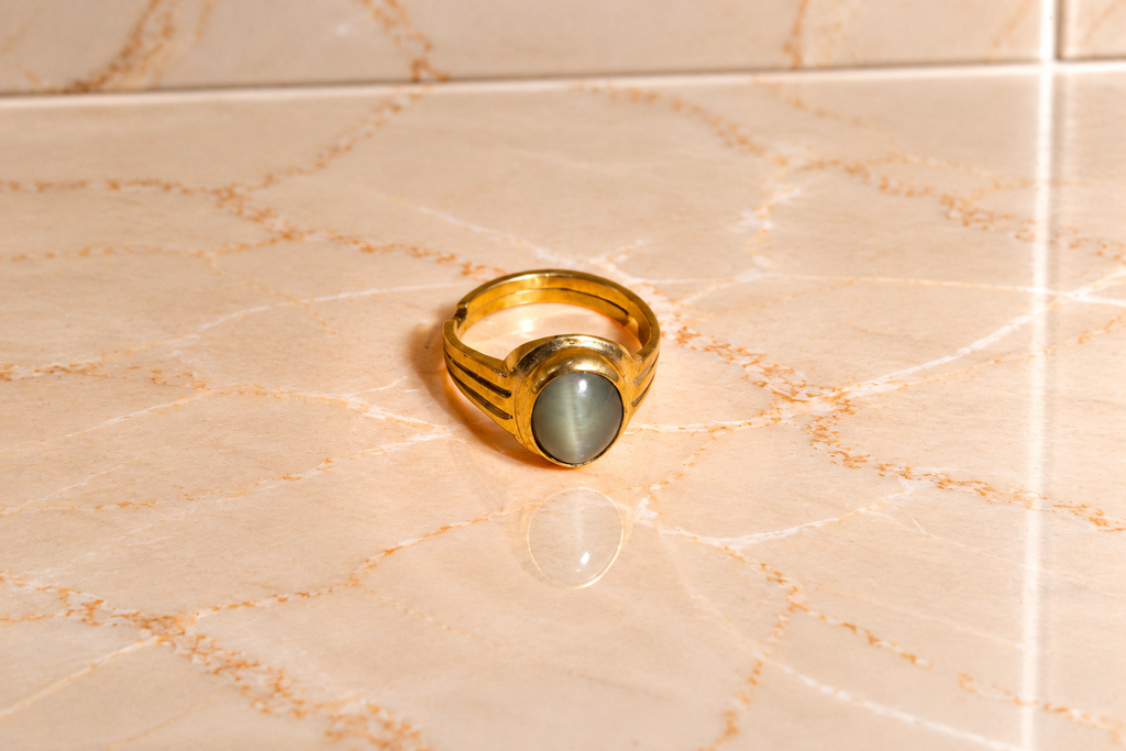 Natural Cat’s Eye Panchdhatu Ring (6-7 Ratti)