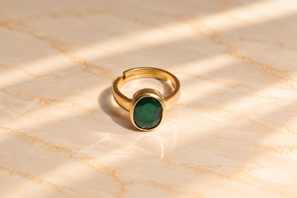 Emerald Ring (6 to 7 Ratti)