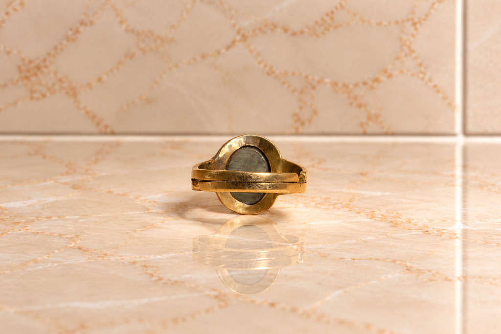Natural Cat’s Eye Panchdhatu Ring (6-7 Ratti)