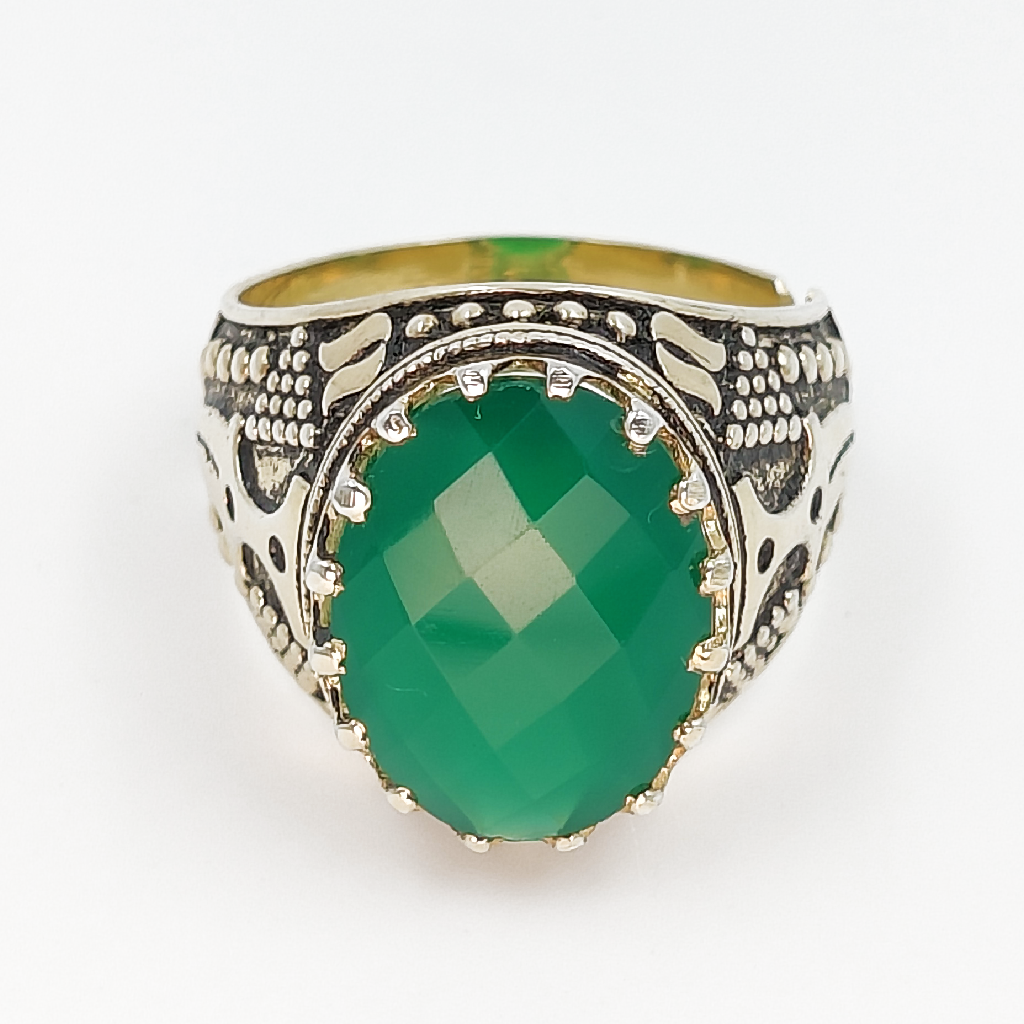 Royal Antique Onyx Ring (10.50 Carat)