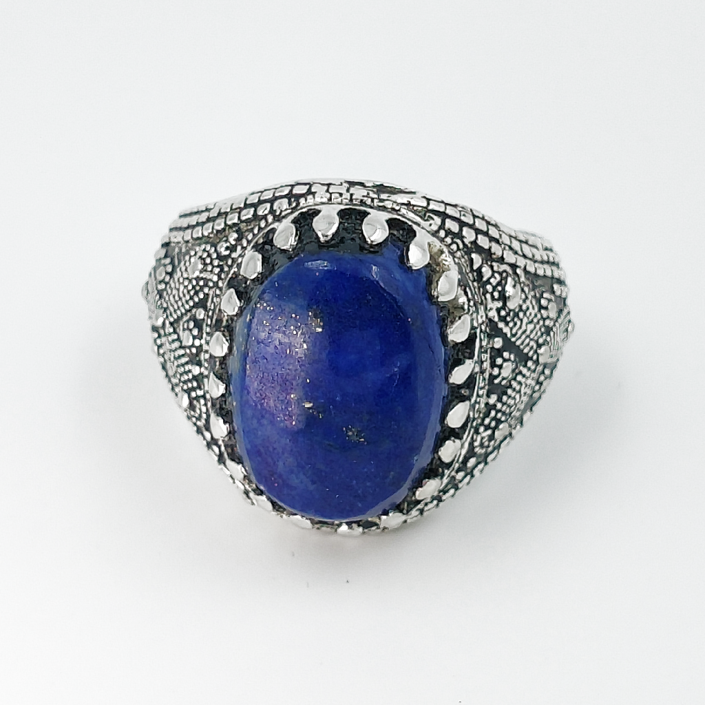 Royal Antique Lapis Lazuli Ring (10 Carat)