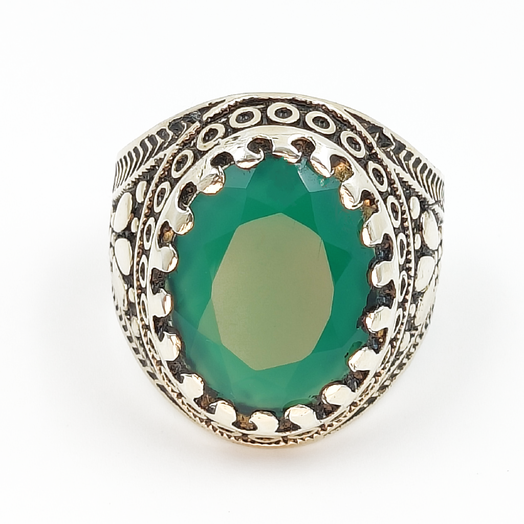 Royal Antique Onyx Ring (10.00 Carat)