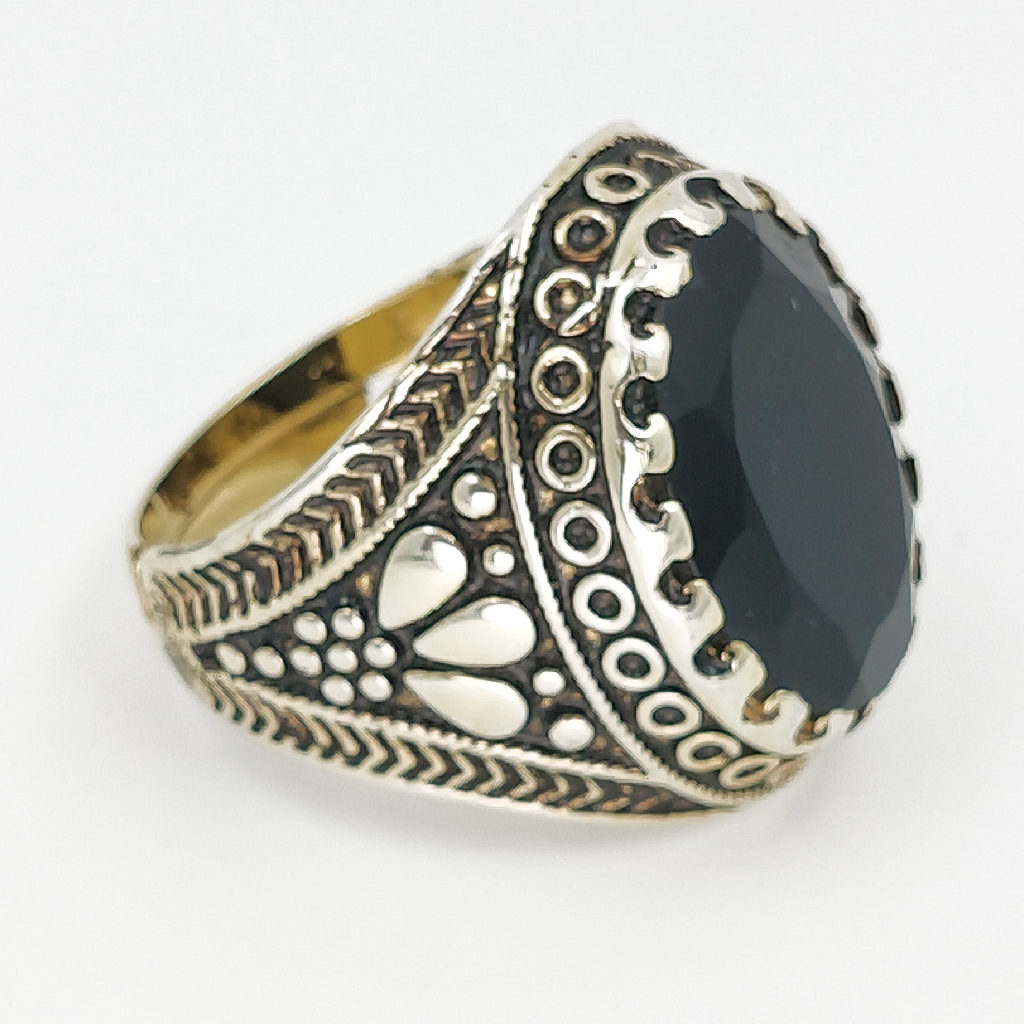 Royal Antique Black Agate Ring (9.10 Carat)