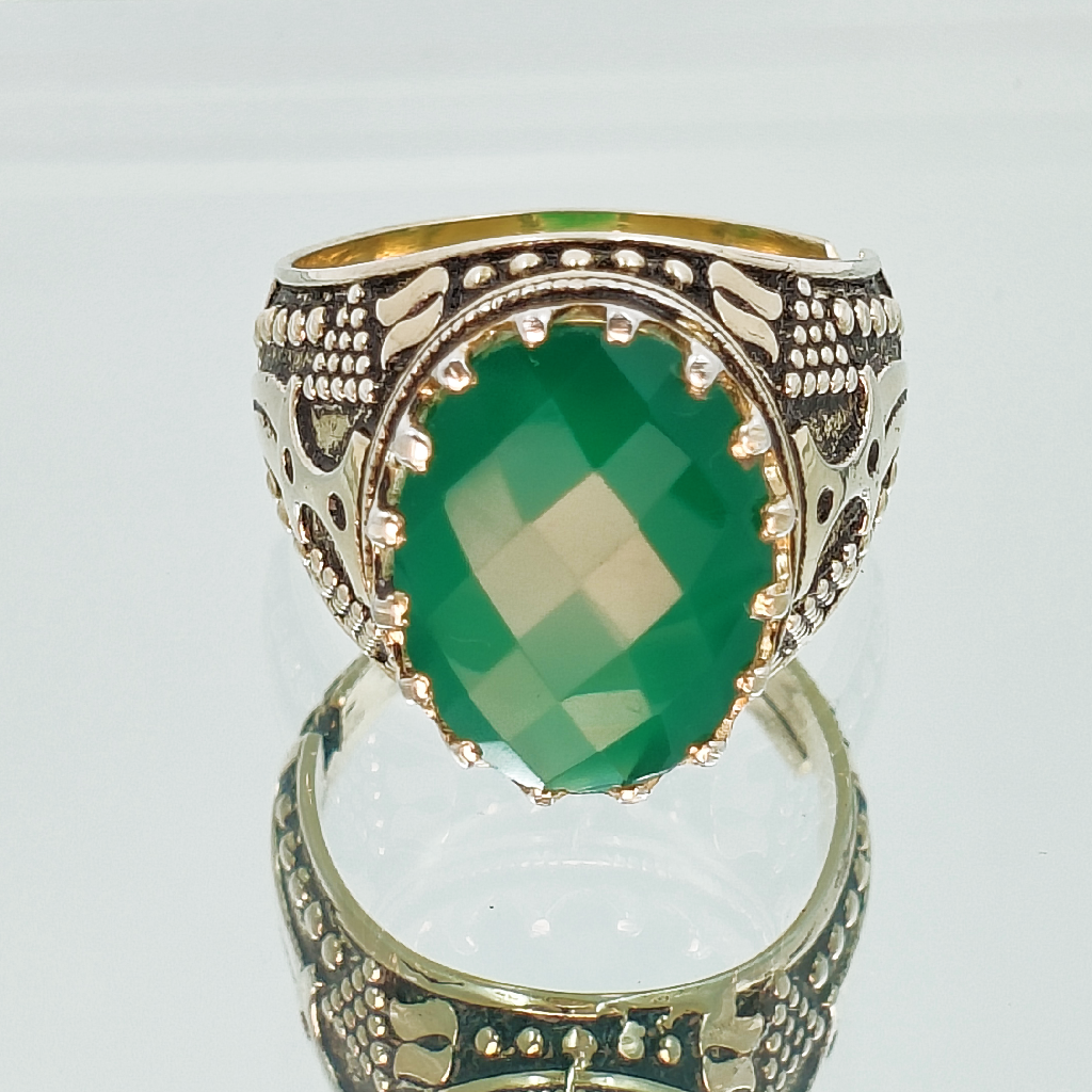 Royal Antique Onyx Ring (10.50 Carat)