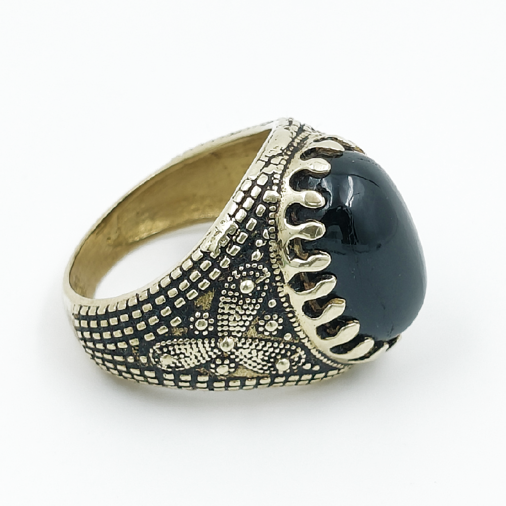 Royal Antique Black Agate Ring (10.90 Carat)