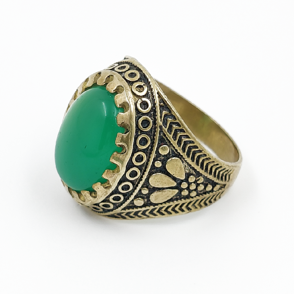 Royal Antique Onyx Ring (11 Carat)