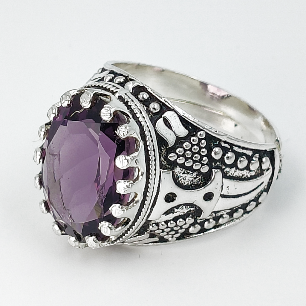 Royal Antique Amethyst Ring (10 Carat)