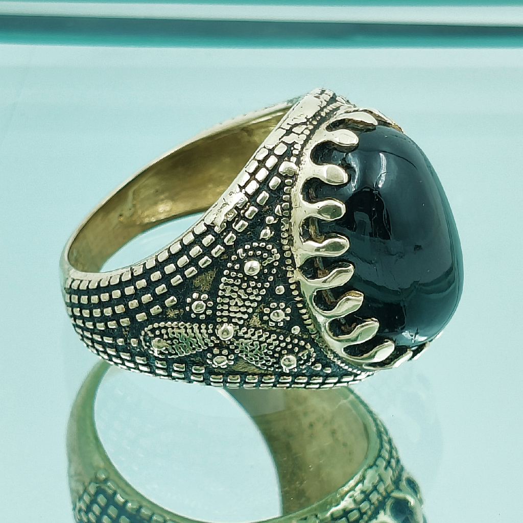Royal Antique Black Agate Ring (10.90 Carat)