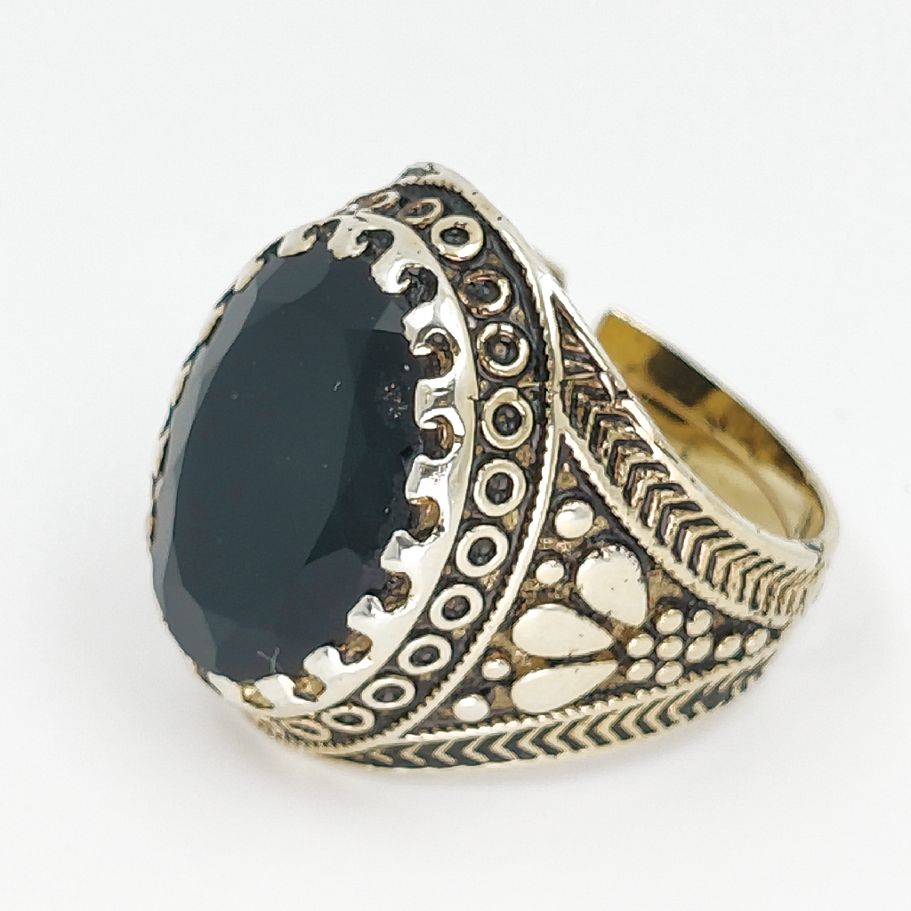 Royal Antique Black Agate Ring (9.10 Carat)