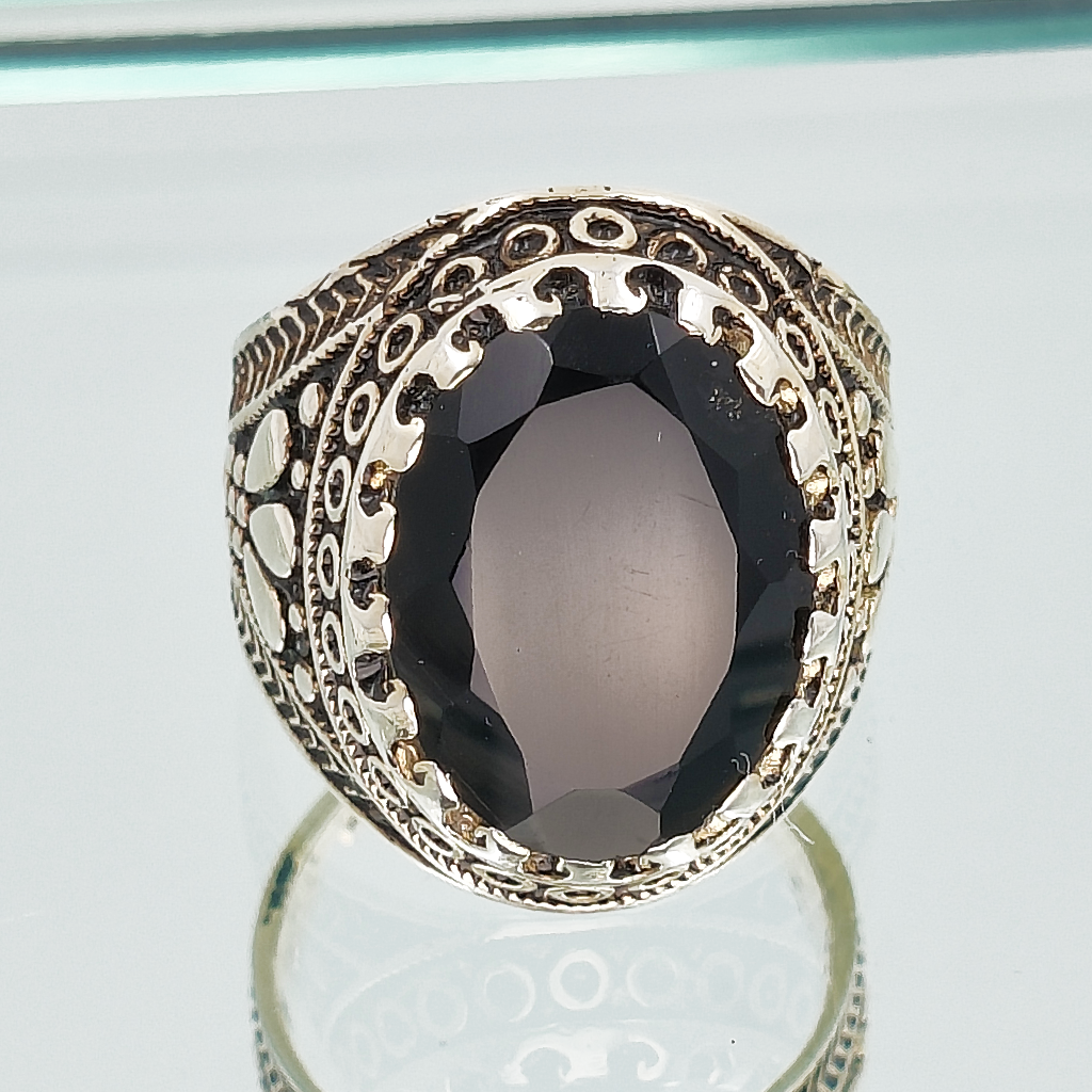 Royal Antique Black Agate Ring (9.10 Carat)