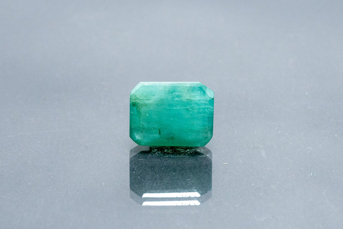 emerald 5.29 carat front image