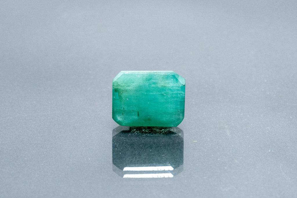 emerald 5.29 carat front image