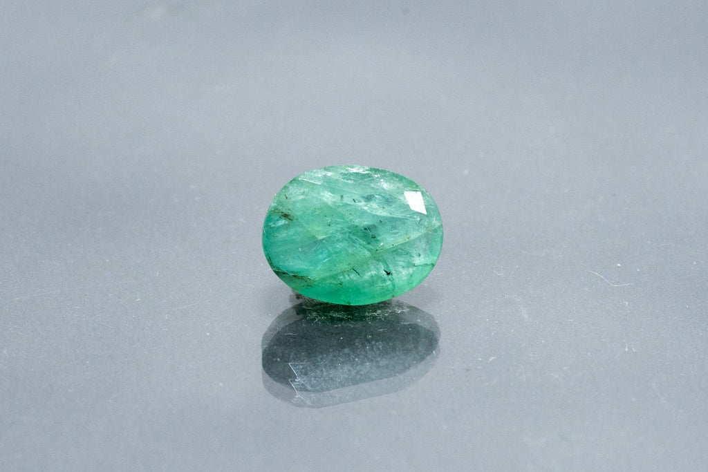 emerald 5.43 carat front image