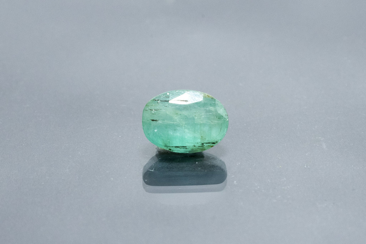 emerald 5.45 carat front image