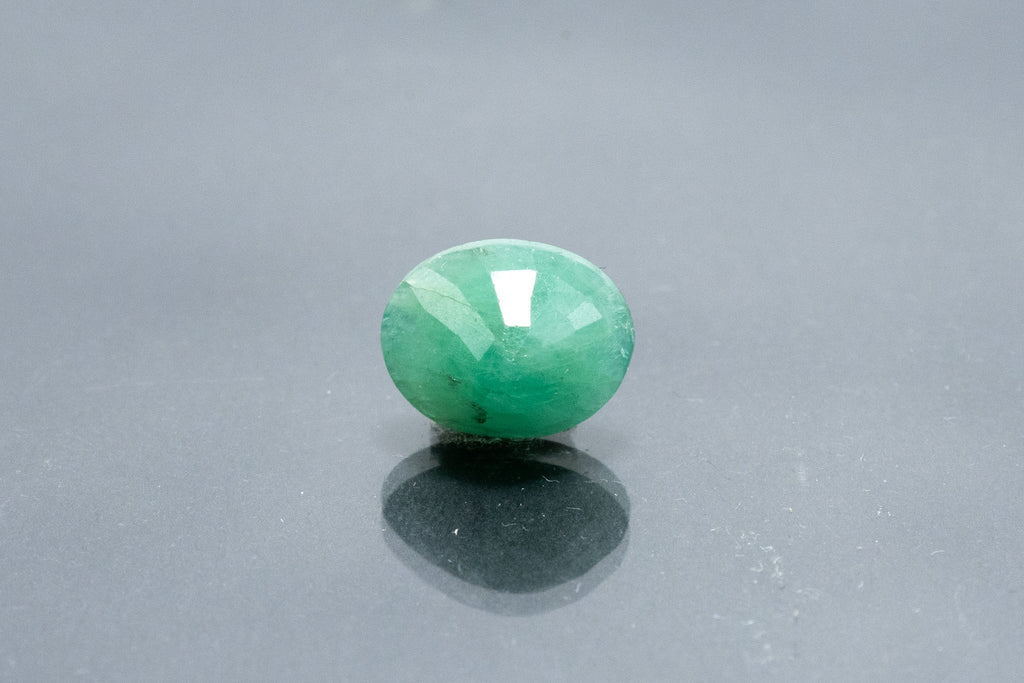 emerald 5.49 carat back image