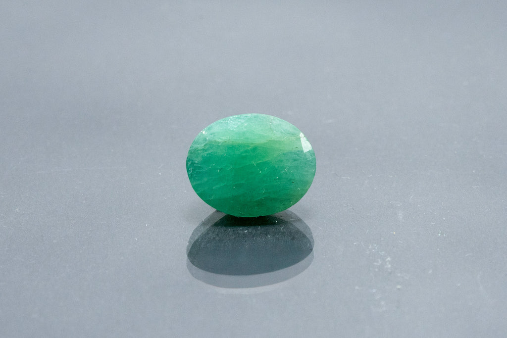 emerald 5.49 carat front image