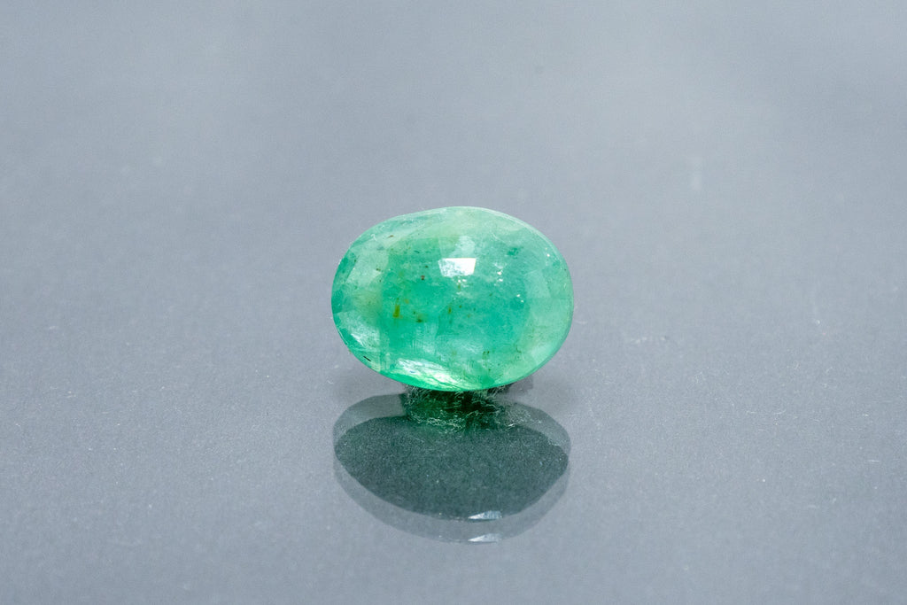 emerald 5.54 carat back image