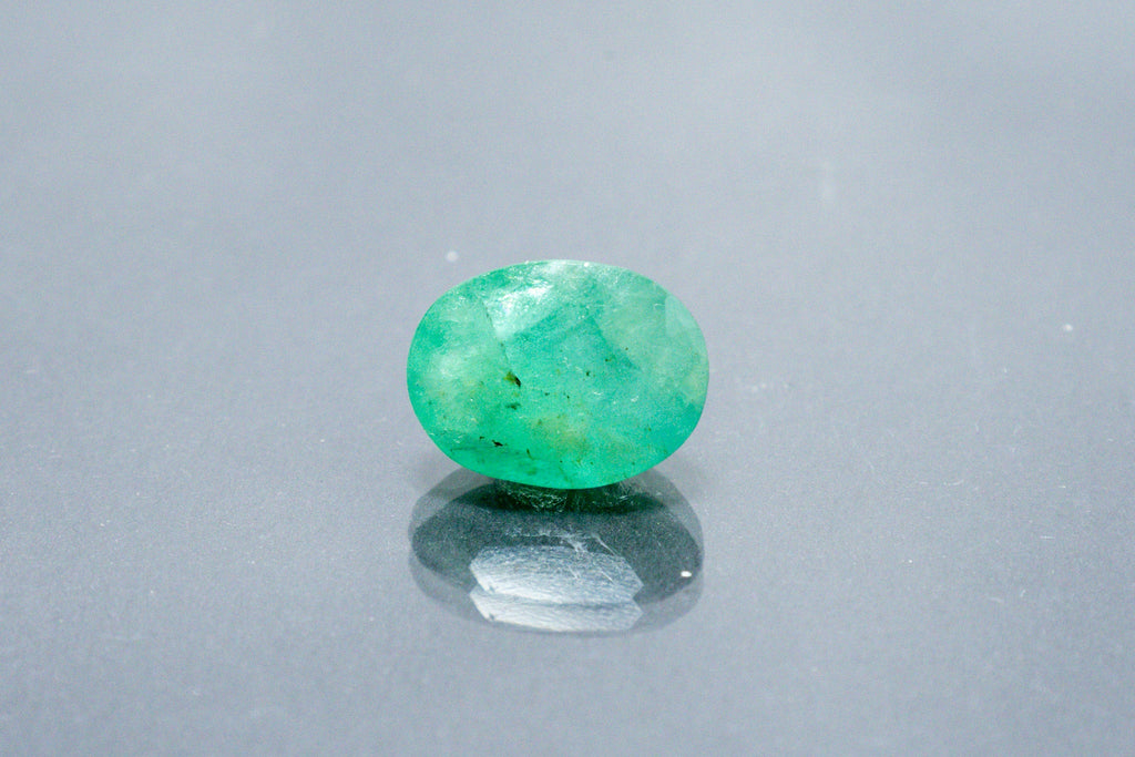 emerald 5.54 carat front image