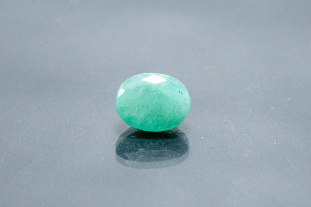 emerald 5.66 carat front image