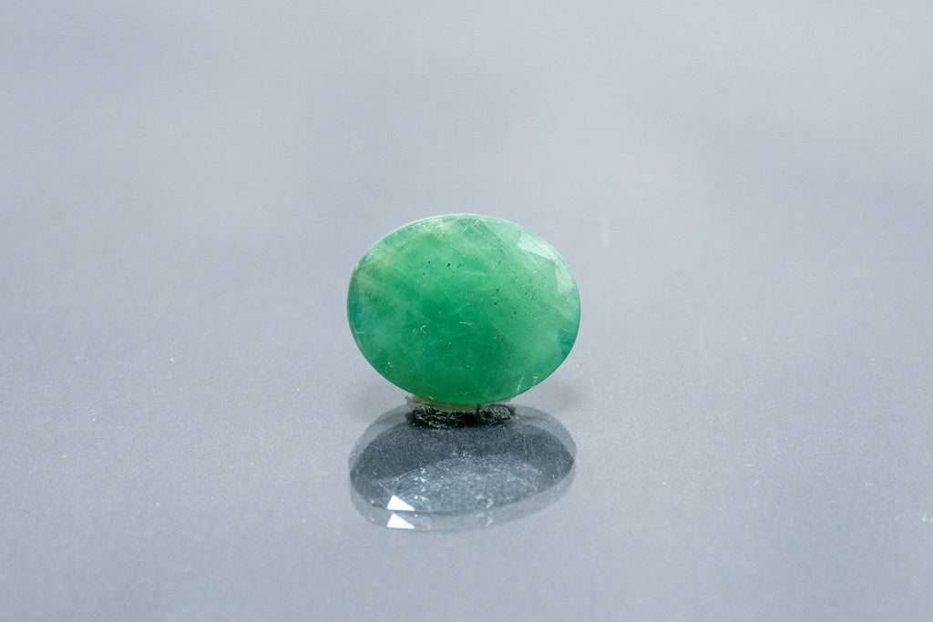 emerald 9.04 carat front image