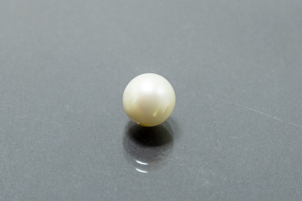 south sea pearl 3.83 carat front image