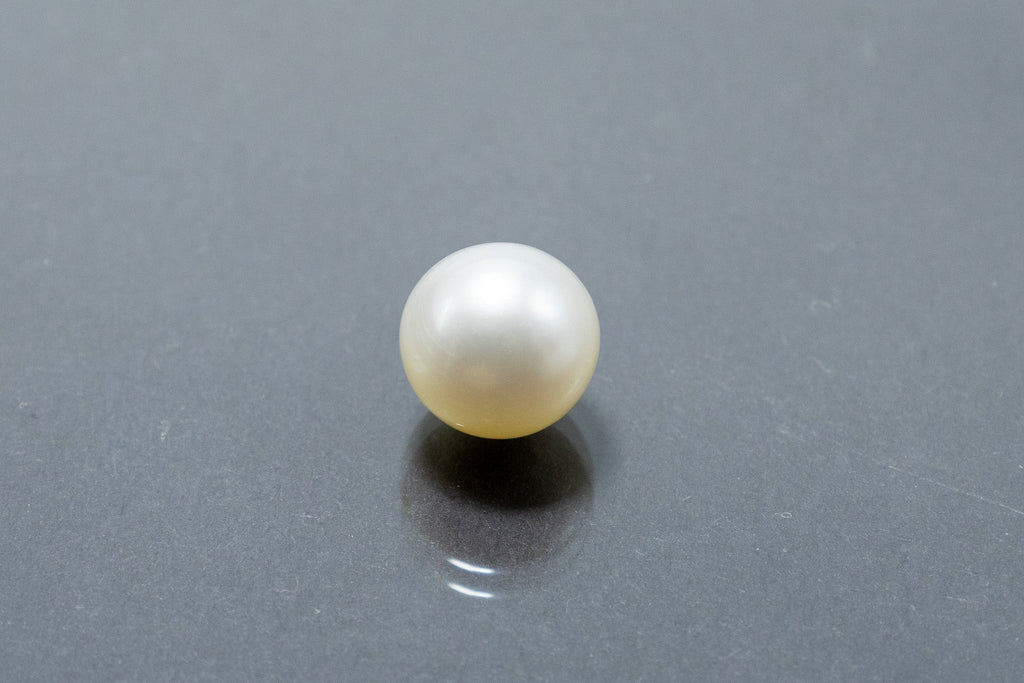 south sea pearl 7.42 carat front image