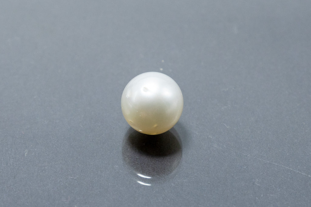 south sea pearl 8.52 carat front image