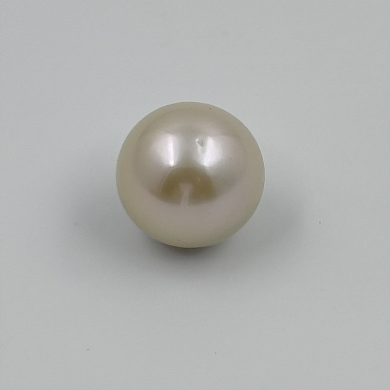 pearl 4.8 carat front image