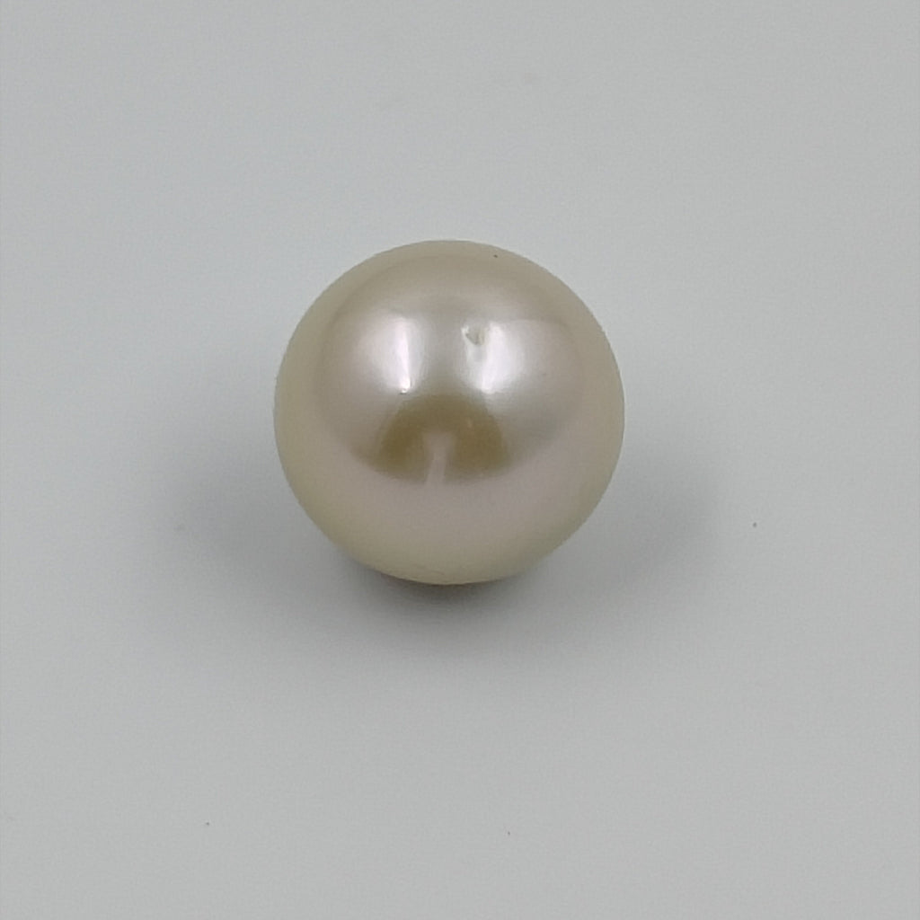 pearl 4.8 carat front image