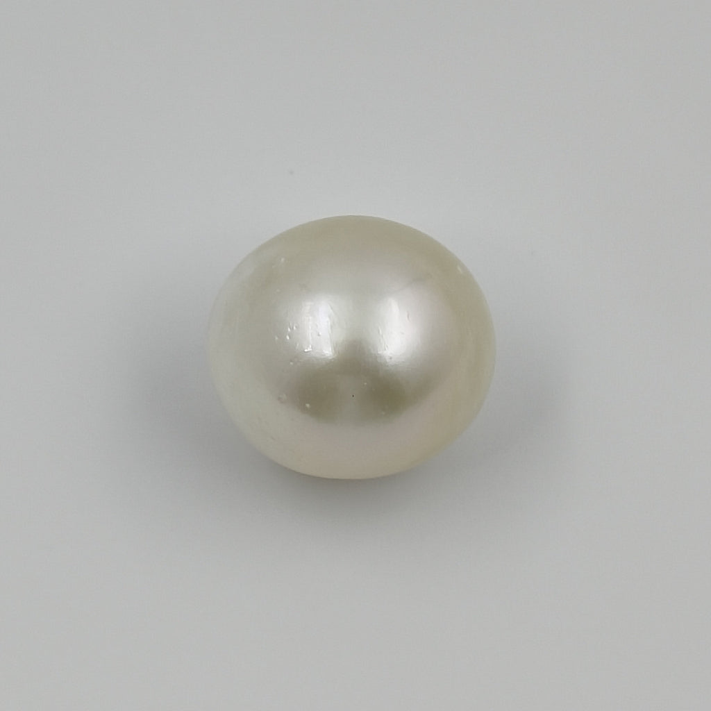 pearl 5.6 carat front image