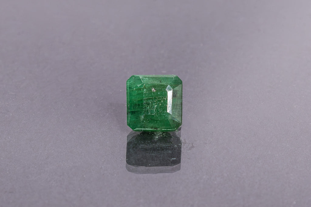 emerald 4.39 carat front image