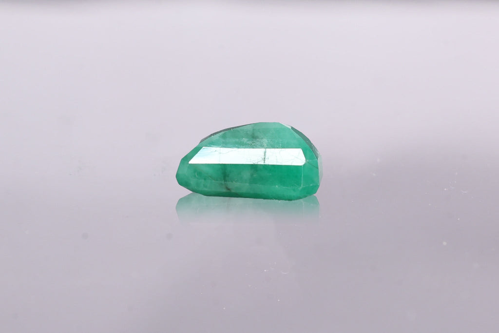 emerald 5.4 carat side image