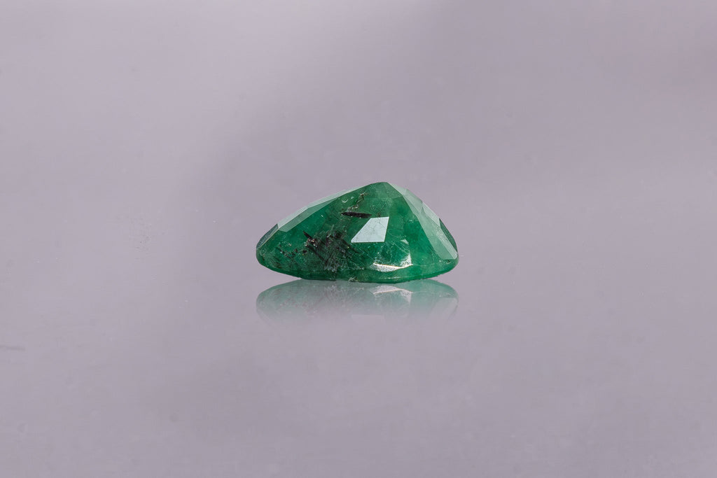 emerald 5.41 carat side image
