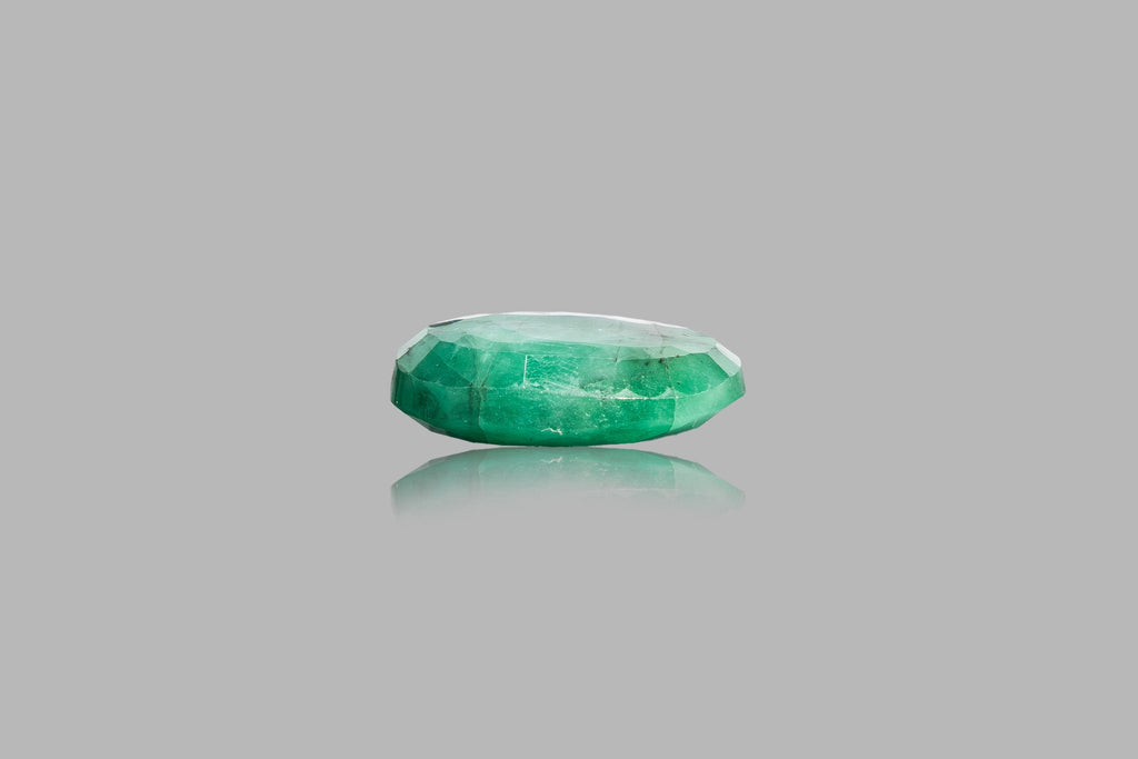 emerald 7.98 carat side image