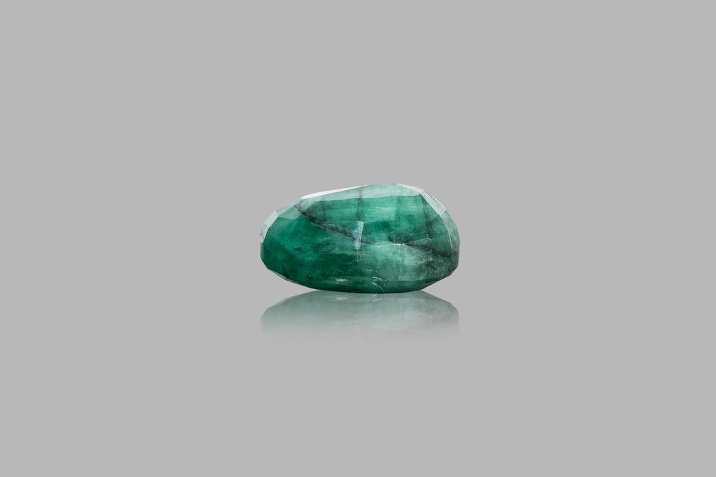 emerald 8.18 carat side image