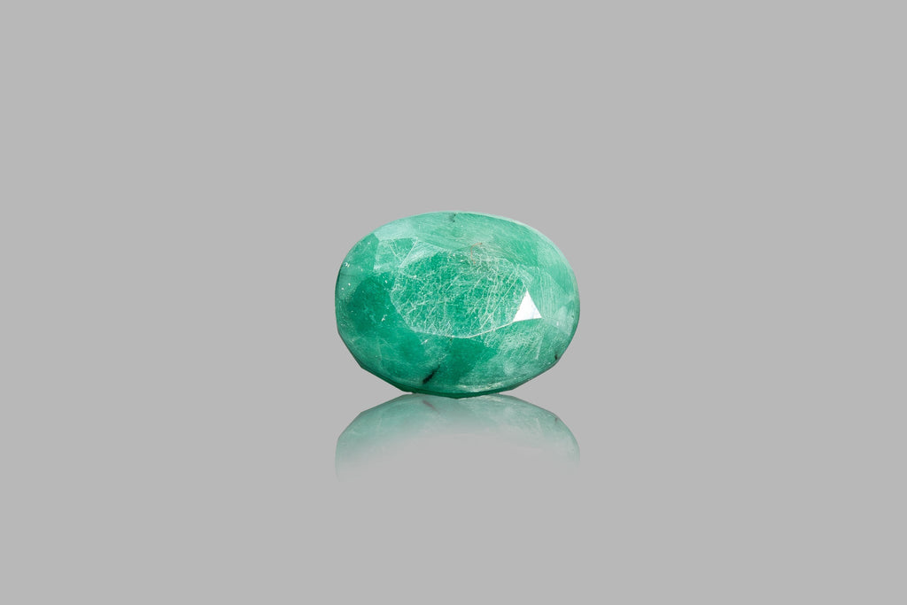 emerald 8.2 carat front image