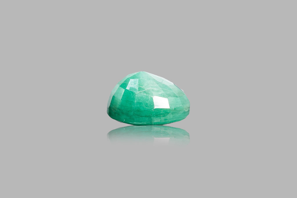 emerald 8.2 carat side image