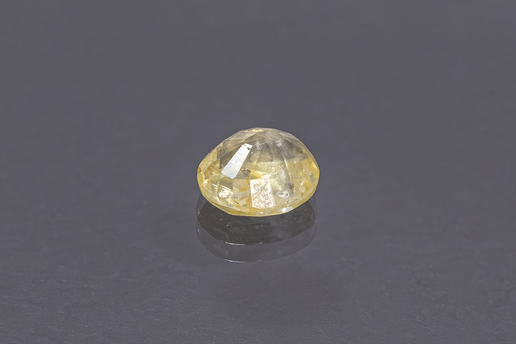 Yellow Sapphire - 3.21 Carat
