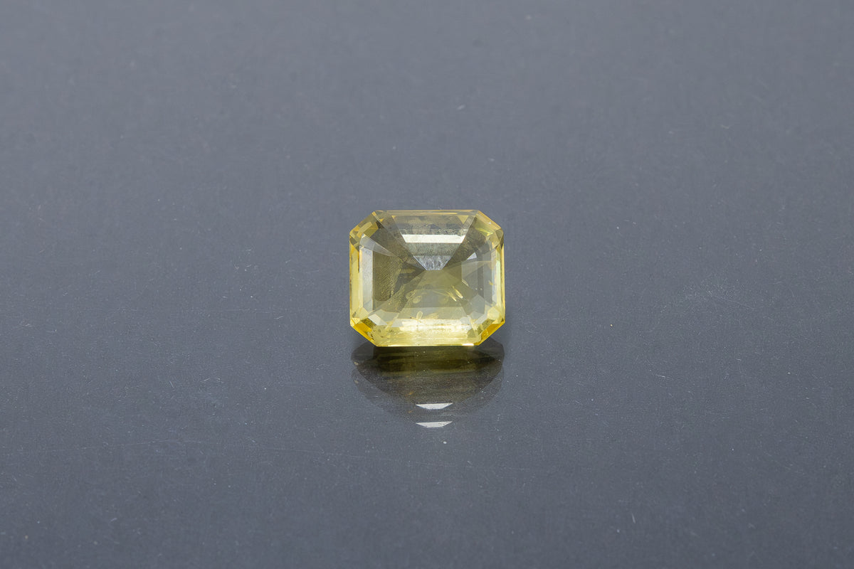 Yellow Sapphire - 5.68 Carat