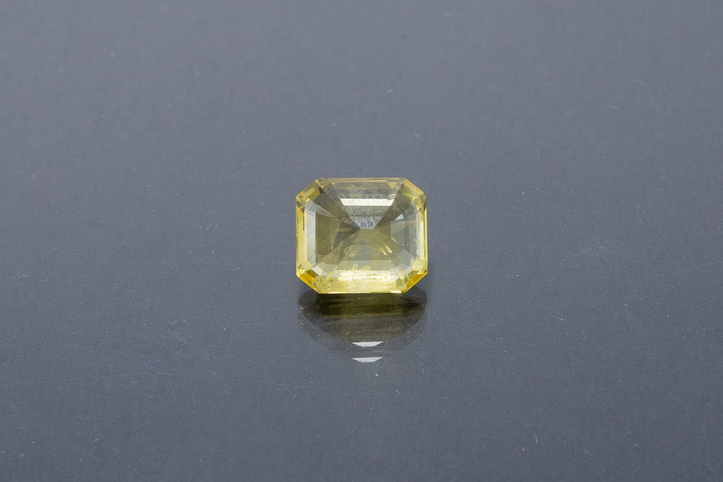 Yellow Sapphire (5.68 Carat) - Premium