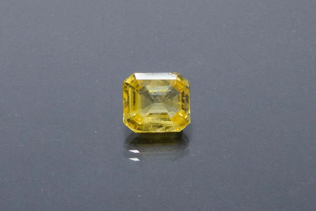 Yellow Sapphire (5.68 Carat) - Premium