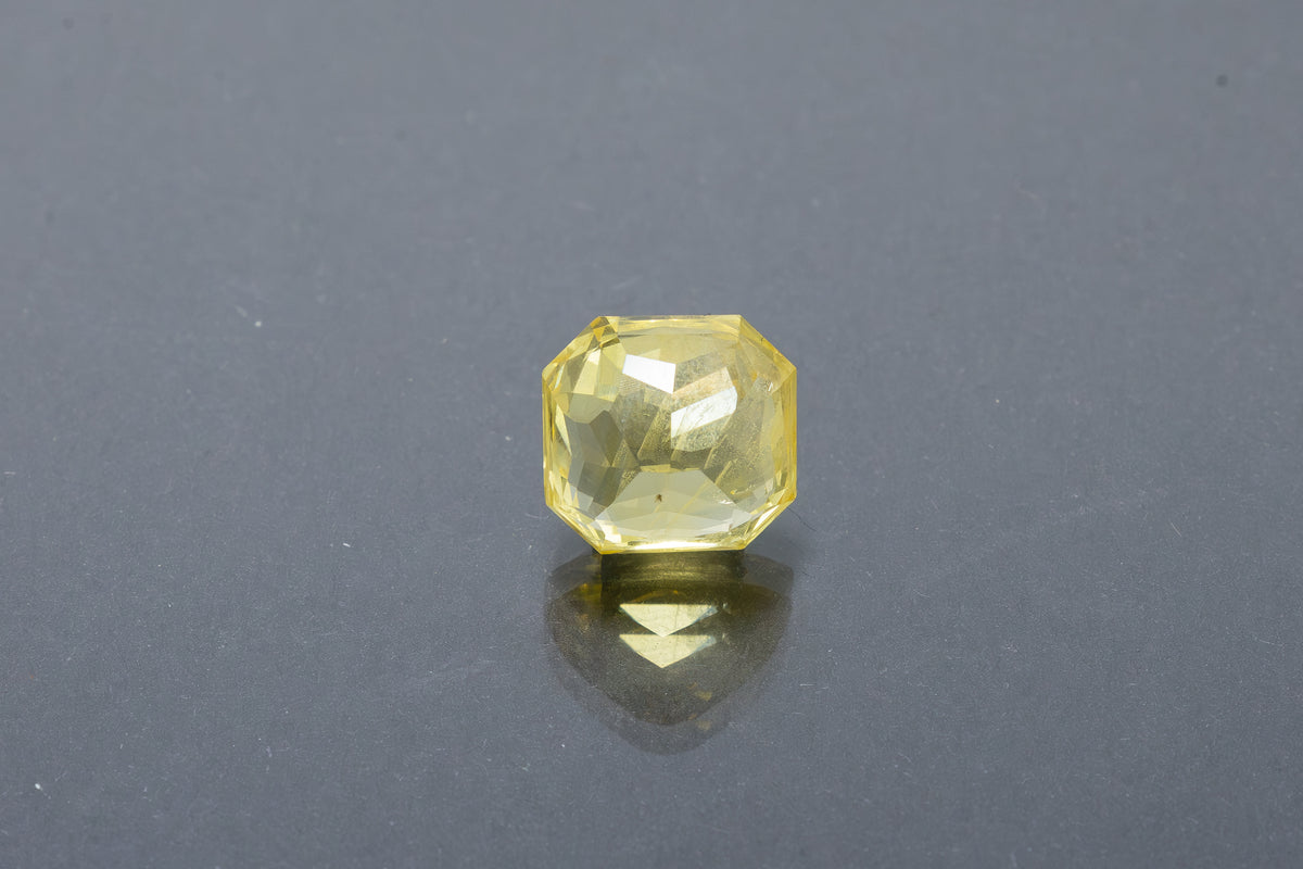 Yellow Sapphire - 7.37 Carat
