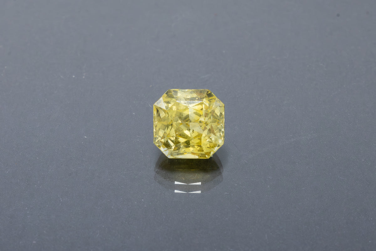 Yellow Sapphire - 7.37 Carat
